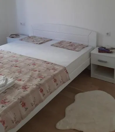 Platan-2 Apartment *