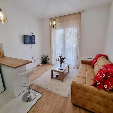 Platan-2 Apartment *